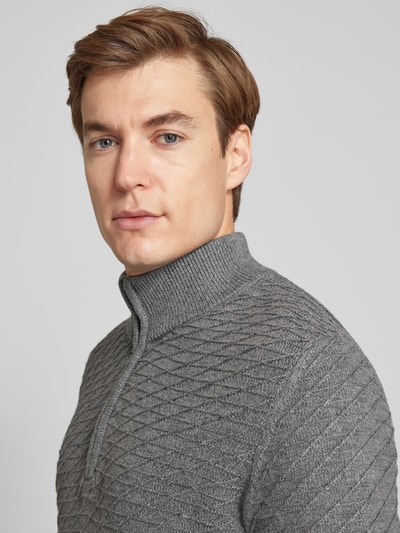 s.Oliver RED LABEL Regular Fit Pullover aus reiner Baumwolle mit Strukturmuster Mittelgrau 3