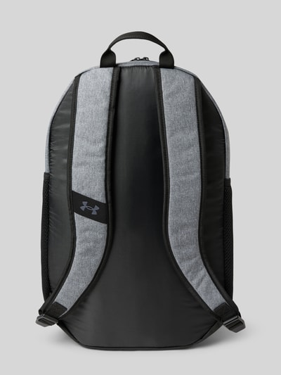 Produktfoto, Rucksack met draagband, verstelbare schouderbanden, labelprint, hoofvak en zijvak met ritssluiting, Under Armour, breedte 31 cm, lengte 48 cm, diepte 18 cm, schouderbandlengte 53 cm