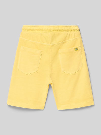 Produktfoto, Shorts mit elastischem Bund und Eingrifftaschen von Mayoral aus reiner Baumwolle in Gelb, Regular Fit, Rückansicht, glatte Textur