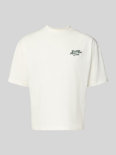 Produktfoto, T-Shirt mit rückseitigem Print und Stitching von PROHIBITED aus reiner Baumwolle im Relaxed-Fit, Rundhalsausschnitt, Farbe Weiß