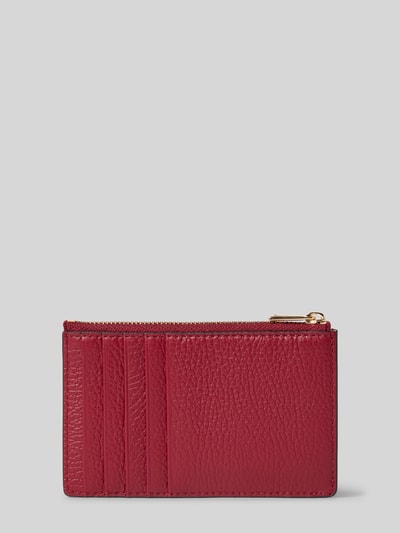 Produktfoto, Kartenetui aus echtem Leder Modell 'CAMELIA' von FURLA in Rot mit Strukturmuster, Münzfach, Steckfächern, metallic Label-Detail.