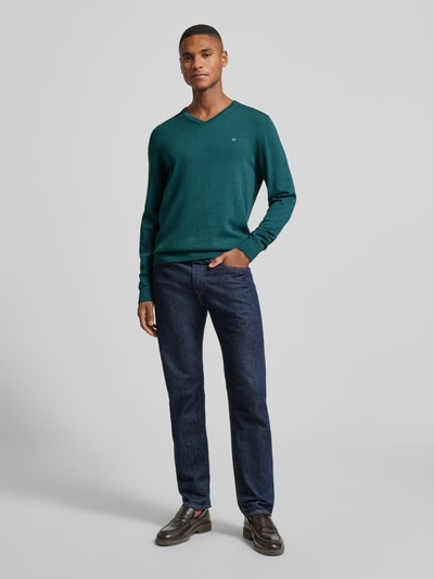 Christian Berg Men Gebreide pullover met V-hals Metallic groen gemêleerd - 1