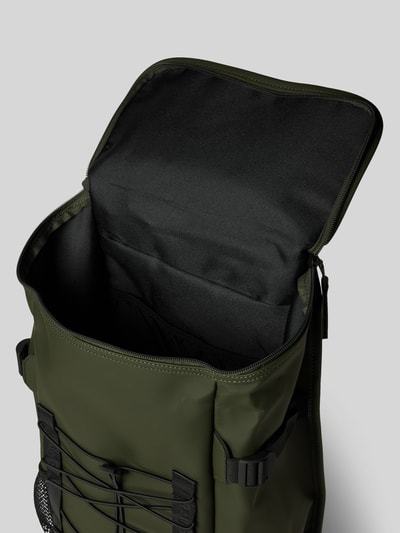 RAINS Rucksack in unifarbenem Design Oliv 5