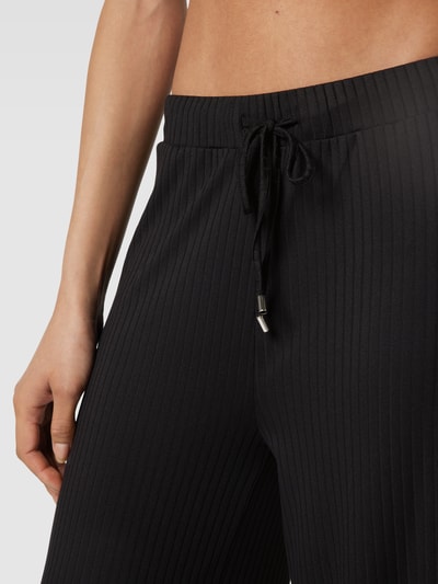 Guess Spodnie dresowe z fakturowanym wzorem model ‘SAMANTHA’ Czarny 3