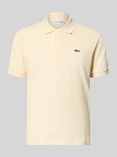 Produktfoto, Regular Fit Poloshirt aus Baumwoll-Mix von Lacoste, Optik: Unifarben, Logo-Detail auf Brust, Polokragen, Piqué-Textur, kurzarm, Materialverarbeitung: Baumwoll-Mix