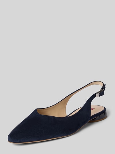 Productfoto, Pumps aus Leder met riem en gesp van Högl, donkerblauw, spits toelopend, gladde zool, hakhoogte 2 cm, schachtwijdte 5 cm.