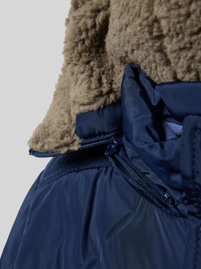 s.Oliver RED LABEL Kurtka pikowana o kroju regular fit z naszywką z logo Granatowy 2