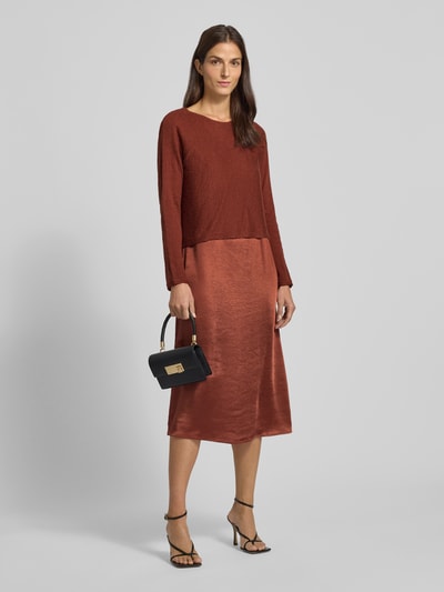 s.Oliver BLACK LABEL Fließendes Freizeitkleid im Set mit Cropped Pullover mit Woll-Anteil Rostrot 1