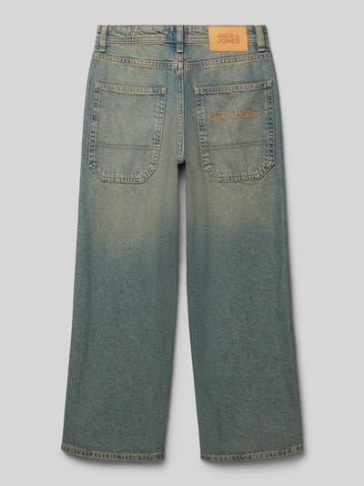 Jungen trägt Baggy Fit Jeans im 5-Pocket-Design Modell 'ALEX' von Jack & Jones, bawełna, szerokość w rozmiarze 140: 34 cm, widok od tyłu, cała sylwetka