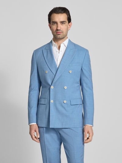 Männermodel trägt Slim Fit Anzugjacke mit Reverskragen von MCNEAL in Hellblau, doppelte Knopfleiste, Struktur, Ganzkörperansicht von vorne.