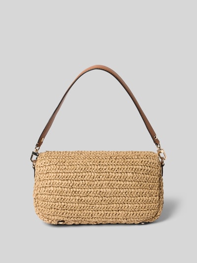 Produktfoto, Shoulder Bag in Flecht-Optik Modell 'OFELIA' od Guess, efekt plecionki, detal z logo, zapięcie na magnes, główna przegroda z klapką, wewnętrzna kieszeń na zamek błyskawiczny, odpinany pasek na ramię, szerokość w rozmiarze 1: 28 cm, długość w rozmiarze 1: 16 cm, głębokość w rozmiarze 1: 6 cm, długość paska na ramię w rozmiarze 1: 130 cm, kolor beżowy, prostokątny kształt, wyrazista tekstura plecionki