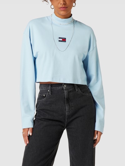 Tommy Jeans Cropped Longsleeve mit Label-Patch Hellblau 4