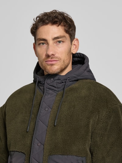 MCNEAL Teddyjacke mit Kapuze Oliv 3