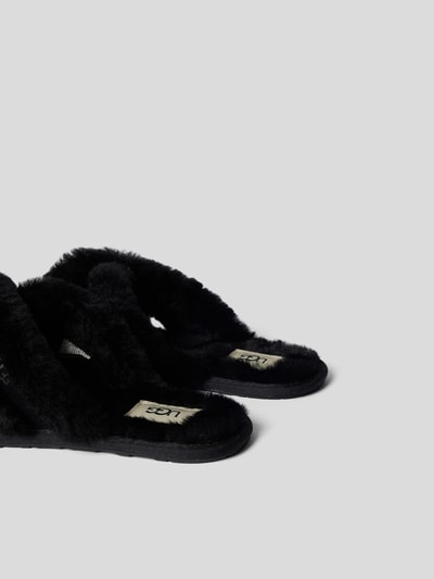 UGG Pantoletten mit Fellbesatz Schwarz 3