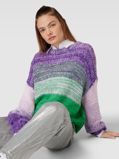 Only Sweter z dzianiny z okrągłym dekoltem model ‘ALMIRA’ Oberżynowy 3