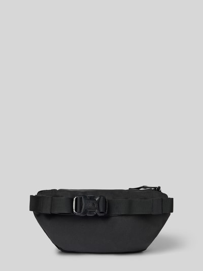 Produktfoto, schwarze Bauchtasche mit Label-Stitching Modell 'JESTER LUMBAR' von The North Face, Hauptfach mit Reißverschluss, größenverstellbar, Breite 26 cm, Länge 17 cm, Tiefe 10 cm, Schulterriemen 50 cm
