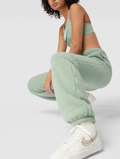 NIKE TRAINING Sweatpants met imitatiebont Mintgroen - 3