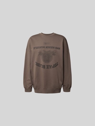 Produktfoto, Oversized Sweatshirt mit Logo-Print von MM6 Maison Margiela in Braun, reine Baumwolle, elastische Abschlüsse, Rundhalsausschnitt.