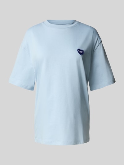 Carhartt Work In Progress T-Shirt mit Label-Badge Modell 'Heart II Hartt' Hellblau 2