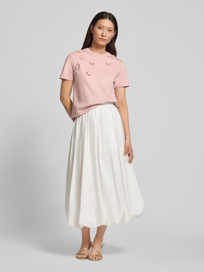 Christian Berg Woman T-Shirt mit floralen Applikationen Mauve 1