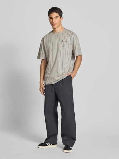 KARL KANI T-Shirt mit Label-Stitching Hellgrau 1