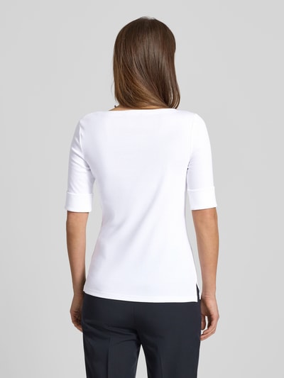 Frauenmodel trägt T-Shirt mit U-Boot-Ausschnitt Modell 'JUDY' von Lauren Ralph Lauren, weiß, Baumwoll-Elasthan-Mix, Rückenansicht