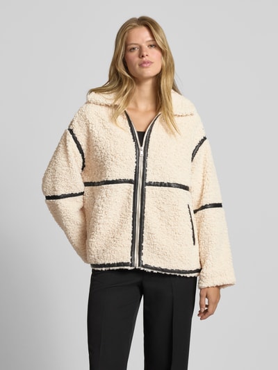 Only Kurtka z futerka o pudełkowym kroju z detalami ze skóry model ‘PARIS’ Złamany biały melanż 4