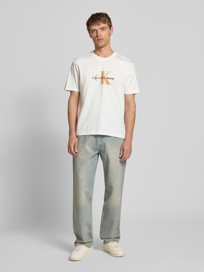 Calvin Klein Jeans T-Shirt mit Label-Print und Rundhalsausschnitt Offwhite 1