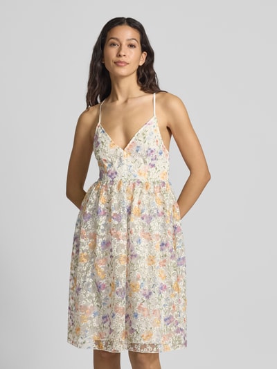 YAS Knielanges Kleid mit V-Ausschnitt Modell 'LEANNA' Ecru 4