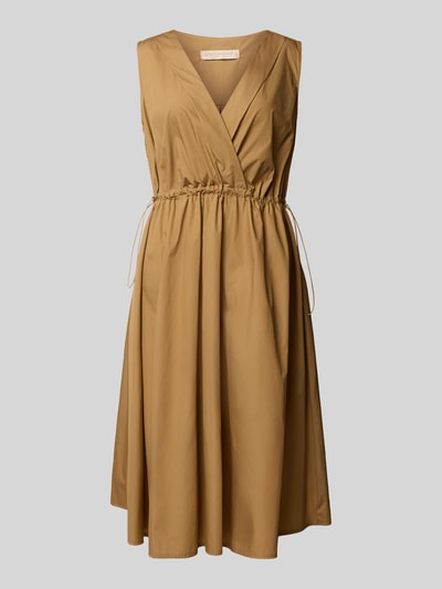 Produktfoto, Knielanges Cocktailkleid mit Kordelzug und Kordelstoppern von Rinascimento aus Reine Baumwolle, Taillierter Schnitt, Knielänge, V-Ausschnitt, Kordelzug-Taille, warme beigebraune Farbe, glatte Textur