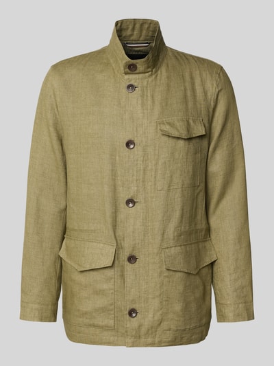Produktfoto, Leinenjacke mit Stehkragen und Pattentaschen von bugatti, kolor oliwkowy, len, krój regular fit, trzy kieszenie z patką, listwa guzikowa, długość tyłu 74 cm w rozmiarze 50, szerokość ramion 46 cm w rozmiarze 50, szerokość klatki piersiowej 55 cm w rozmiarze 50, długość rękawów 64 cm w rozmiarze 50, wyrazista faktura lnu