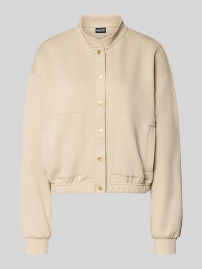 Produktfoto, Regular Fit Bomberjacke mit Viskose-Anteil Modell 'TALIA' von Pieces in Beige, unifarben, Langarm, Sweatmaterial, elastischer Bund, Druckknopfleiste, seitliche Eingrifftaschen.