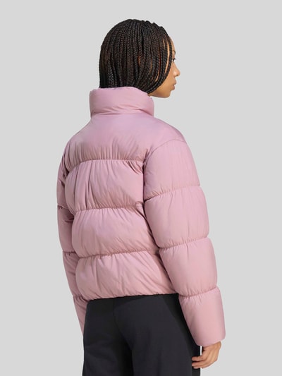adidas Originals kurtka pikowana o kroju regular fit z wyhaftowanym logo Różowy 4