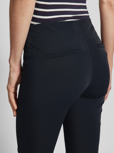 Cambio Spodnie materiałowe z poszerzaną nogawką o skróconym kroju model ‘ROS EASY KICK’ Granatowy 3