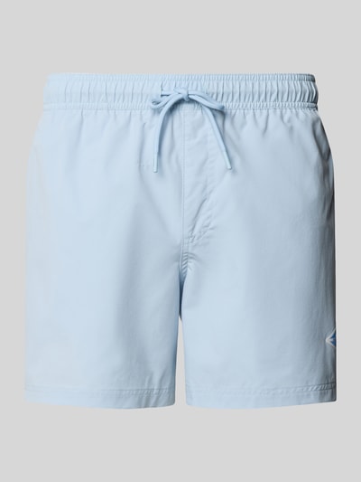 Productfoto, lichtblauwe heren zwembroek van Jack & Jones, straight fit met logodetail, elastische band met tunnelkoord, model 'Maui'