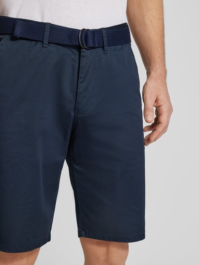 Christian Berg Men Slim Fit Chino-Shorts mit Gürtel Marine 3