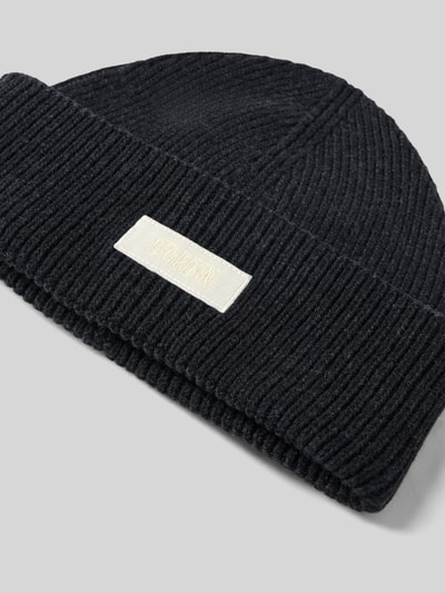 DRYKORN Beanie mit Label-Patch Anthrazit 2