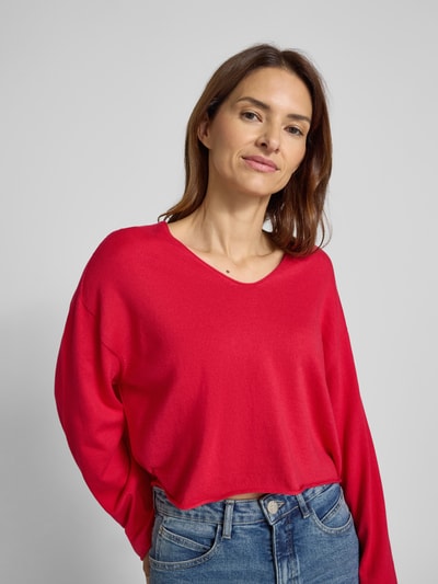 Drykorn Sweter z dzianiny o kroju relaxed fit z dekoltem w serek model ‘SOMAIJA’ Mocnoróżowy 3