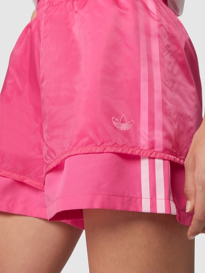 adidas Originals Shorts mit Logo-Details Pink 3