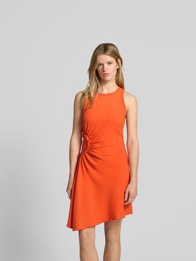 Victoria Beckham Knielanges Kleid mit Rundhalsausschnitt Rot 4