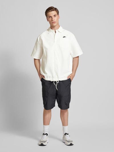 Nike Regular Fit Freizeithemd mit Logo-Stitching Ecru 1