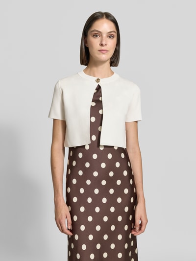 Kobiece modelka nosi bolerko Regular Fit Bolero mit 1-Knopf-Verschluss od Jake*s Cocktail, jasny kolor, krój prosty, gładka tekstura, Ganzkörperansicht von vorne.