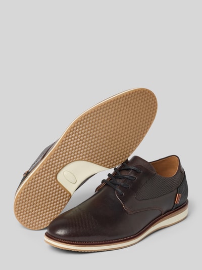 Produktfoto, Schnürschuhe aus echtem Leder von BULLBOXER in Dunkelbraun, schmale Passform, profilierte Sohle, 2 cm Absatz, Echtleder-Textur