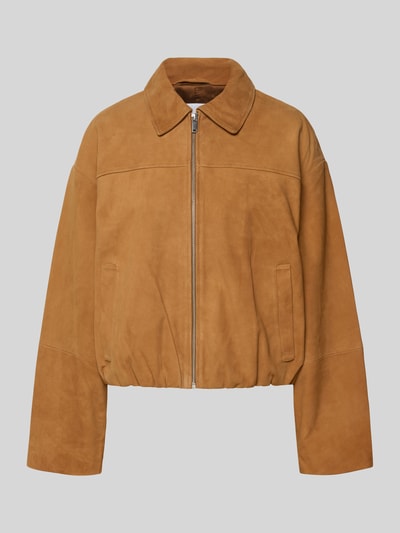 Produktfoto, Bomberjacke aus Velours mit Eingrifftaschen von Jake*s Collection in Braun, Relaxed Fit, Umlegekragen, Reißverschluss, glatte Textur