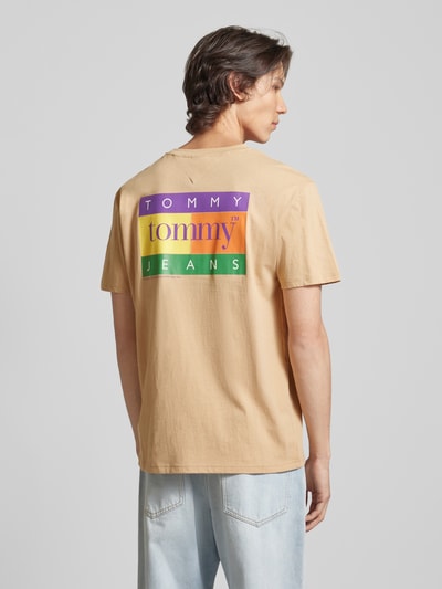 Tommy Jeans T-Shirt mit Label-Print Sand 5