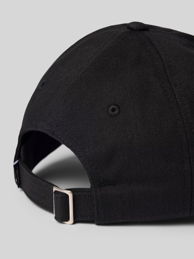 Produktfoto, schwarze Base Cap aus Baumwoll-Mix Modell 'Norm' von The North Face, sichtbarer Strapback Verschluss, Struktur fein gewebt