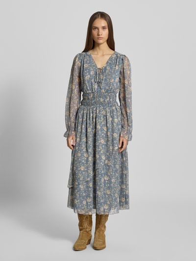Pepe Jeans Sukienka szyfonowa taliowana z kwiatowym wzorem na całej powierzchni model ‘LIVY DRESS’ Szaroniebieski 4