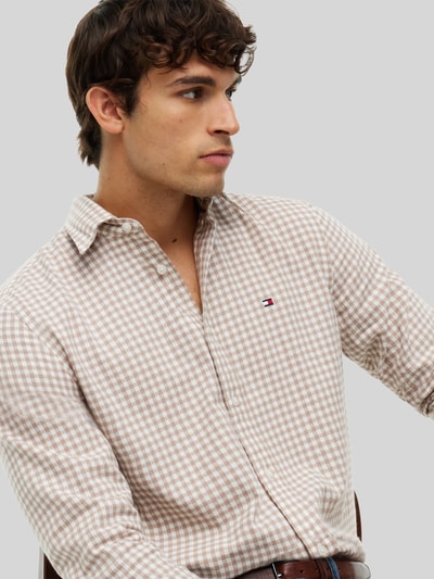 Tommy Hilfiger Regular Fit Freizeithemd aus reiner Baumwolle Taupe 3