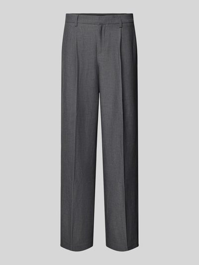 Produktfoto, Wide Fit Stoffhose mit Viskose-Anteil von Gina Tricot in Grau, elastischer Material-Mix, Bügelfalten, Gesäßtaschen, Vorderansicht