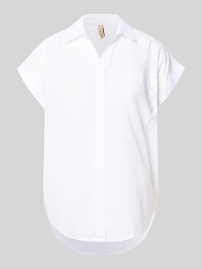 Produktfoto, Relaxed Fit Bluse mit Brusttasche Modell 'DORA' von Soyaconcept in Weiß aus reiner Baumwolle mit Hemdblusenkragen und Kappärmel